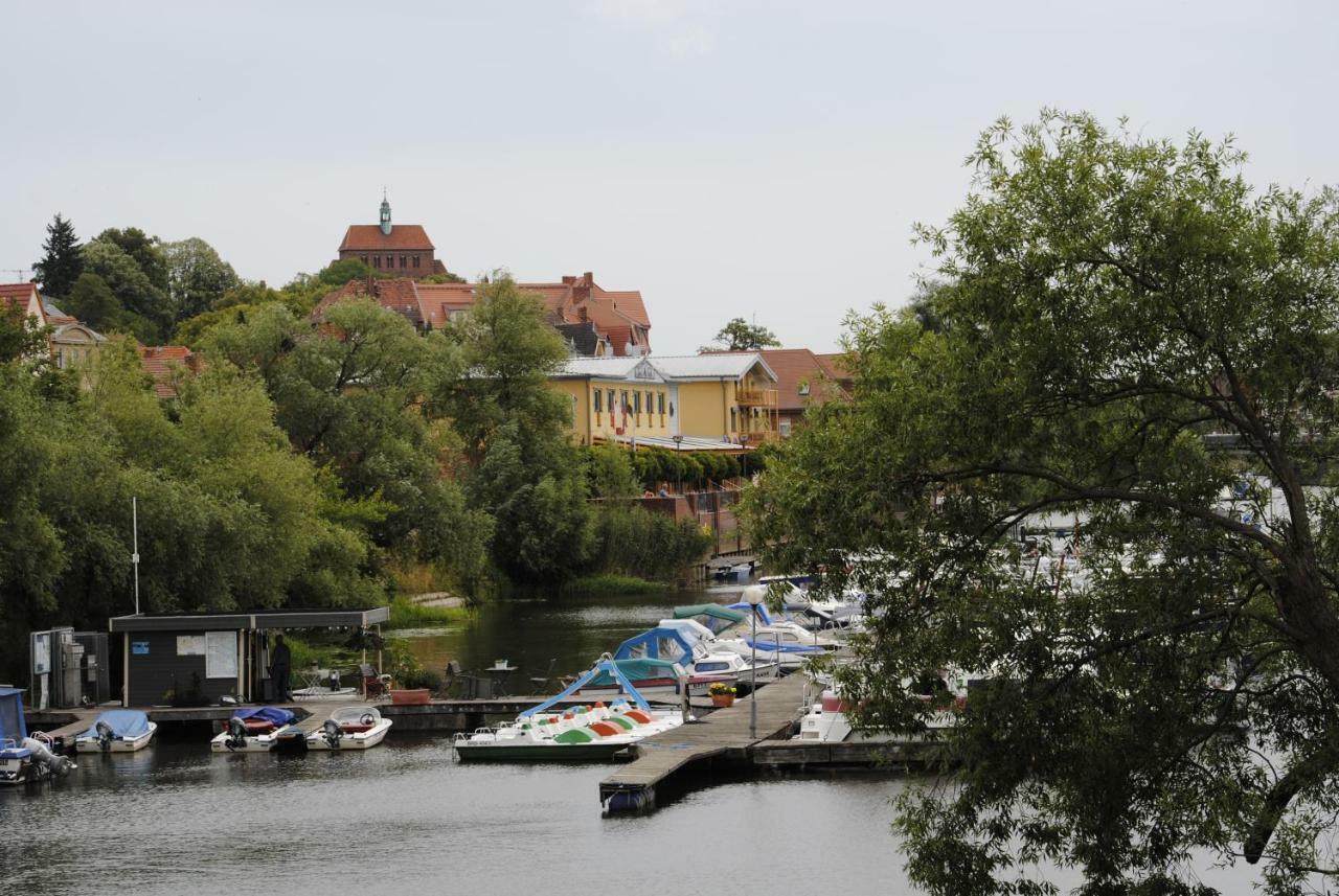 Hotel Garni "Am Hafen" Havelberg Zewnętrze zdjęcie